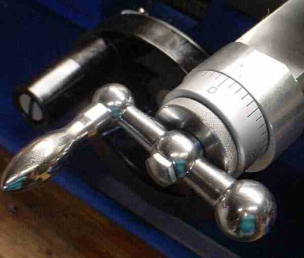 Dial Lock on Cross Slide